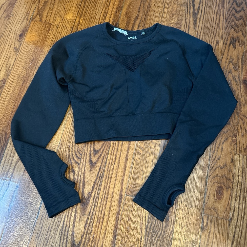 black long sleeve workout top